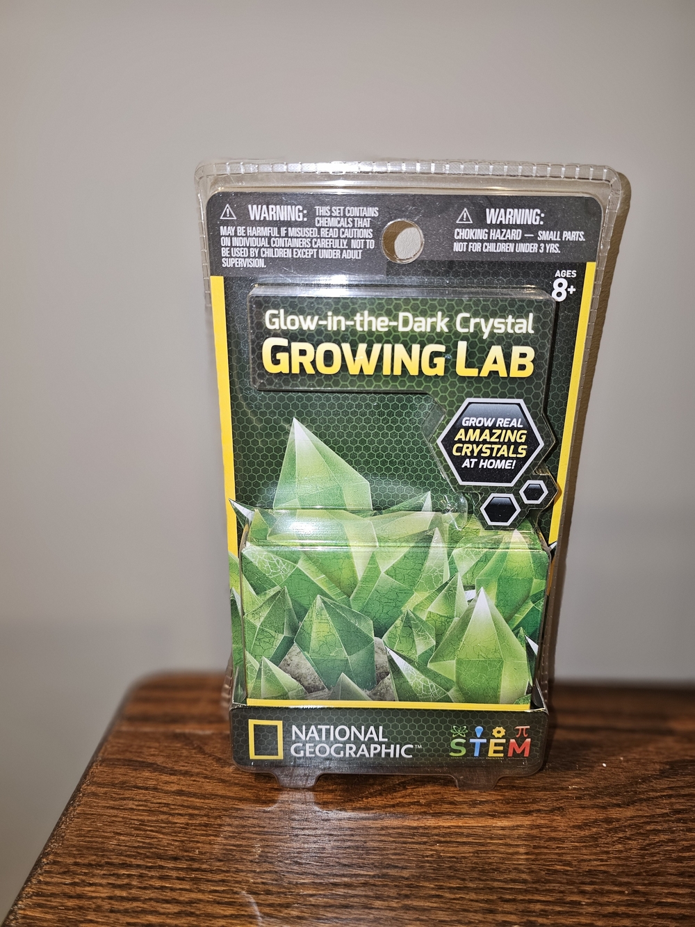 National Geographic Glow-in-the-Dark Crystal Growing Lab STEM Kit Ages 8+ NEW